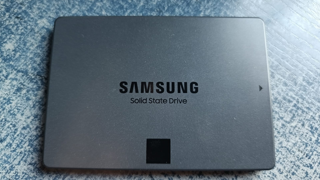 Samsung 870 QVO 2 TB 2.5" Serial ATA III V-NAND MLC